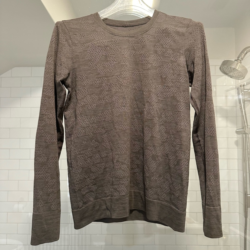 LULULEMON gray long sleeve